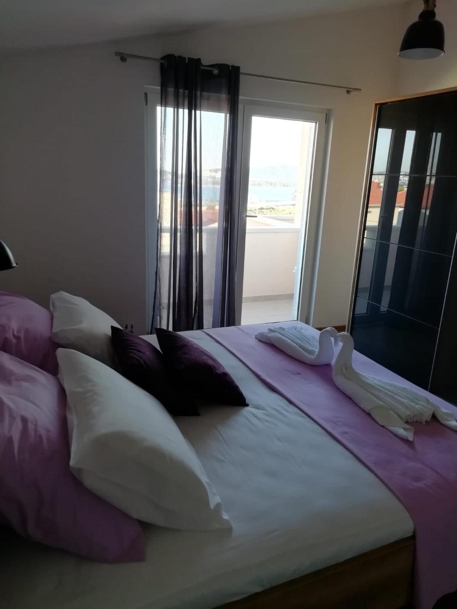 Albatros Apartment Kaštel Sućurac Bagian luar foto